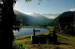 Lac des Choseaux avec aire de jeu et pique-nique